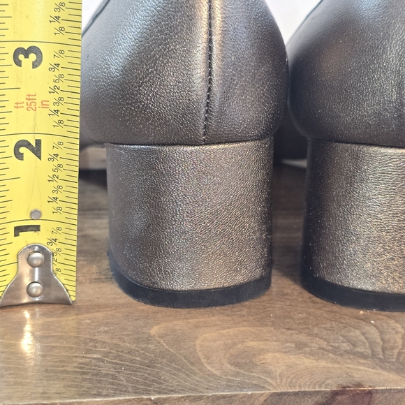 Stuart Weiztman Gold Metallic Block Heel Pumps Women's Size 9M - Picture 9 of 11